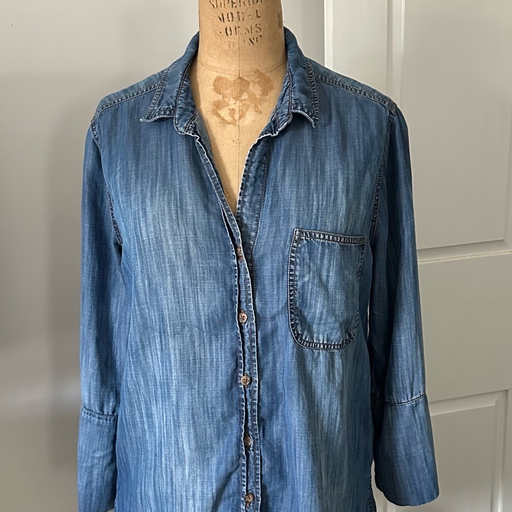 Cloth & Stone Blue Button Down Shirt